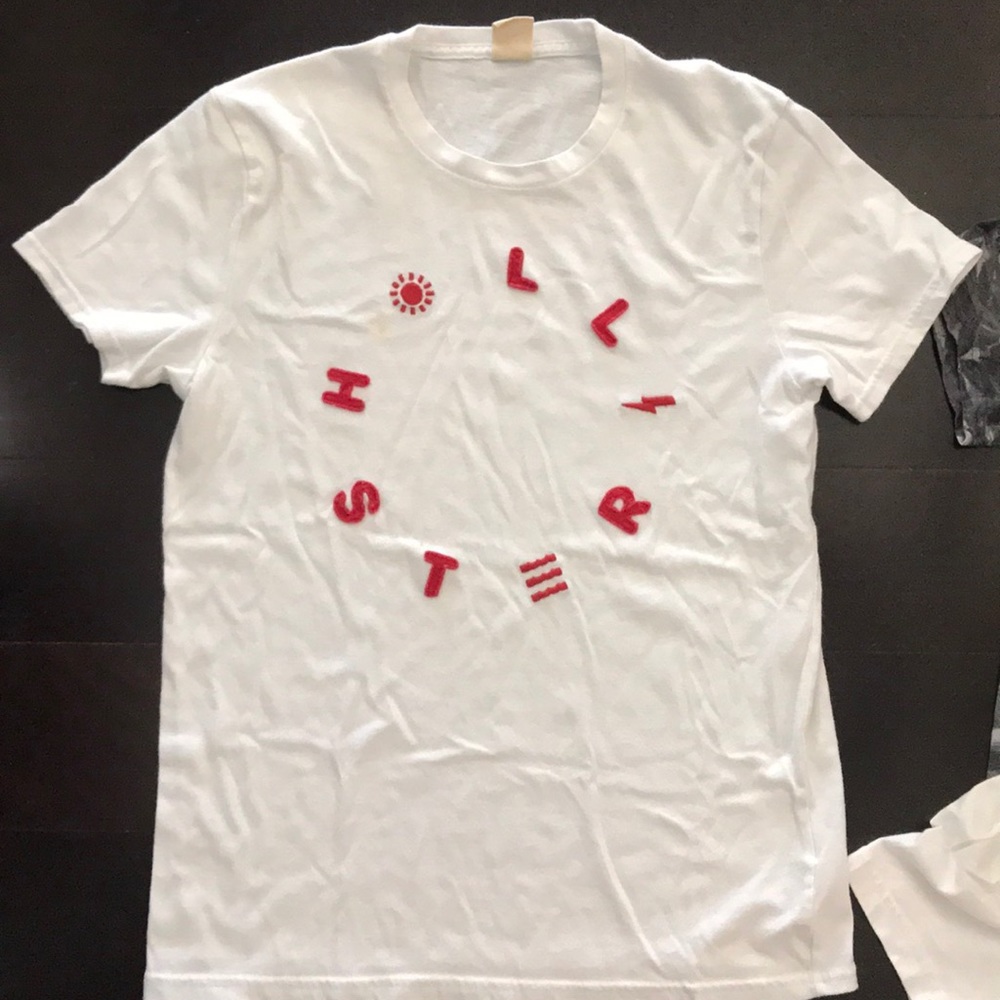Bundle of 3 hollister t shirts